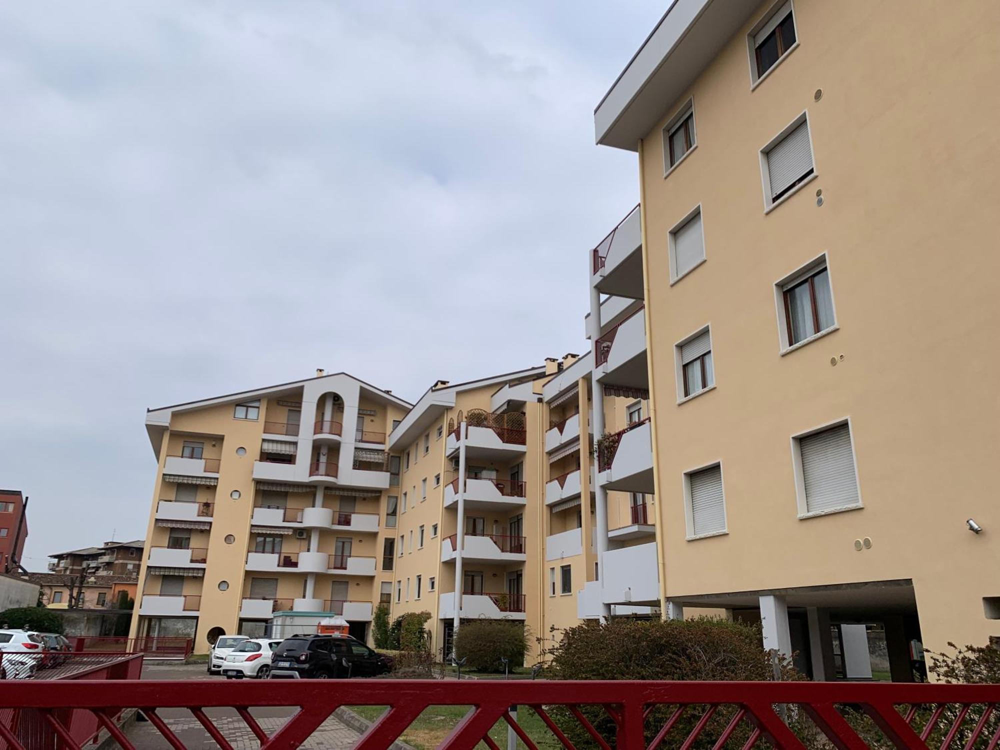 Bellissimo Appartamento Riservato Vicino Al Centro Verona Buitenkant foto